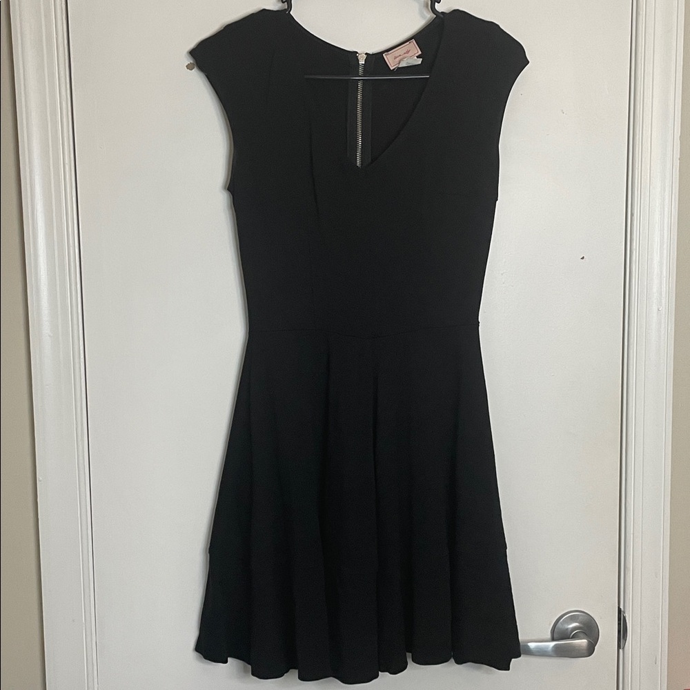 love...ady Black Cap Sleeve Dress